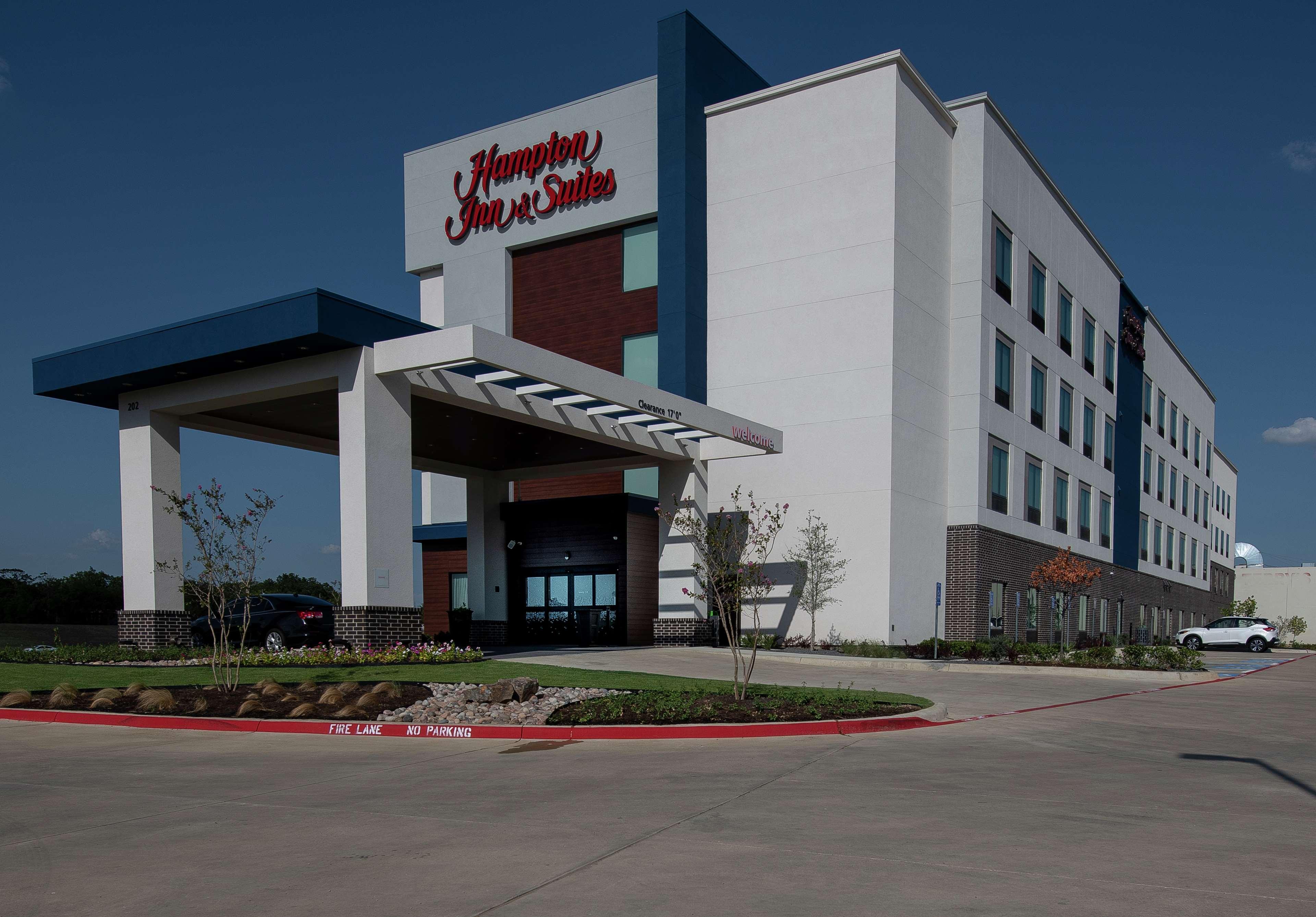 Hampton & Dallas, Tx Hotel