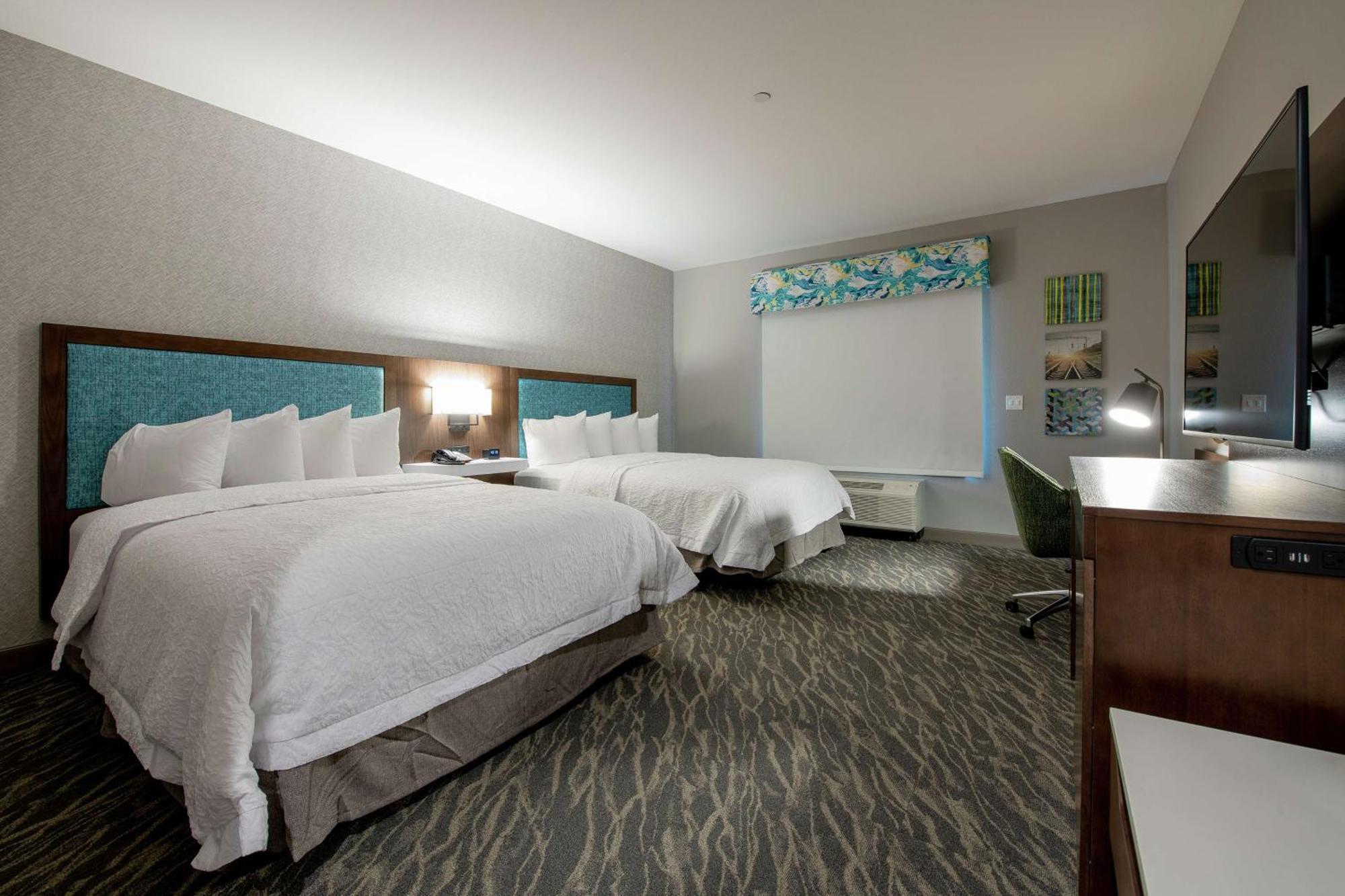 Hampton & Dallas, Tx Hotel 3*