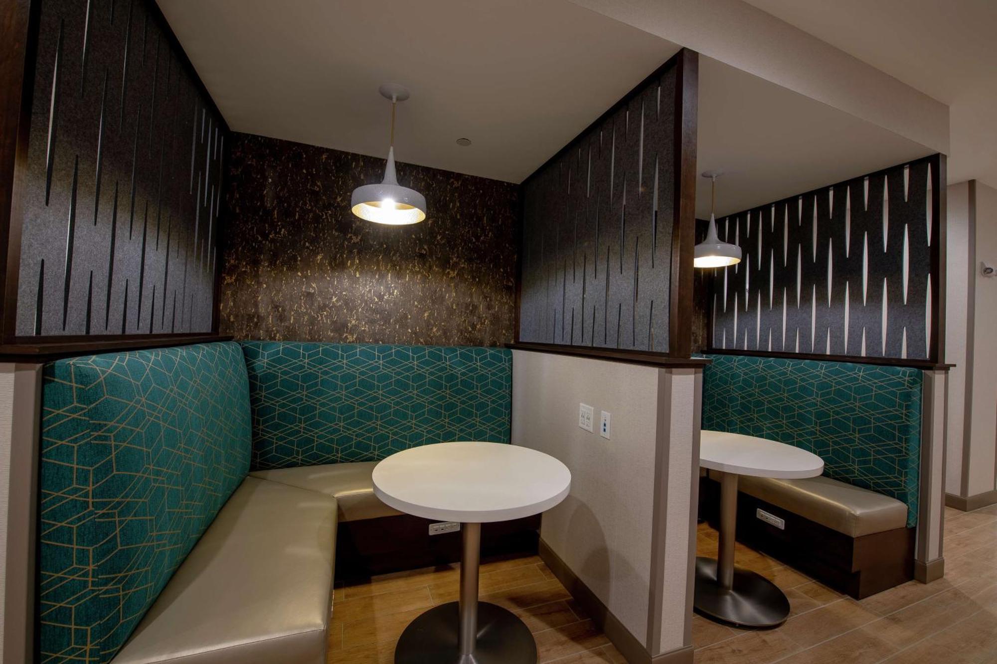 Hampton & Dallas, Tx Hotel Duncanville